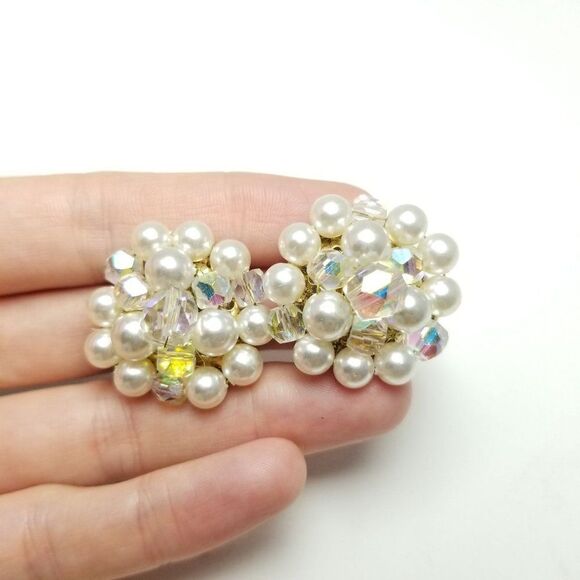 Vintage Sparkly White Beaded Cluster Earrings, Faux Pearl AB Beads, Japan, Retro - Picture 2 of 7